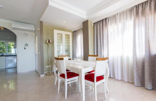 Playa del Ingles House | Sea Edge Friendly Holiday Home