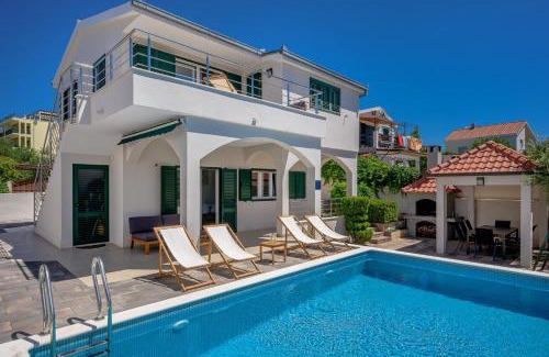Sevid Villa | Sea Flower Beachfront Villa