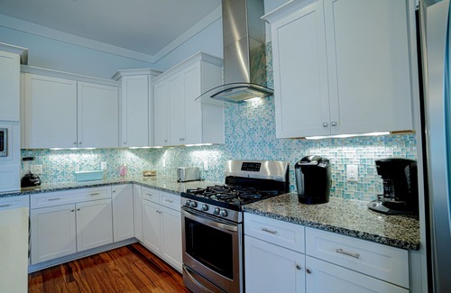Lakeside at Blue Mountain Beach House | Sea Garden Cottage, short walk to public beach access with bathrooms and parking