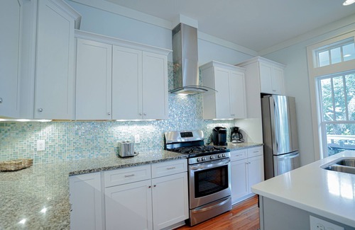 Lakeside at Blue Mountain Beach House | Sea Garden Cottage, short walk to public beach access with bathrooms and parking