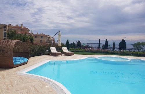 Chernomorets Apartment | Sea Garden Delux