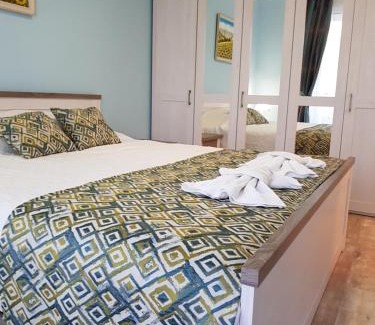 Chernomorets Apartment | Sea Garden Delux