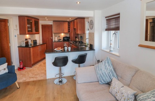 Stoke Fleming Apartment | SEA GEM, pet friendly, country holiday cottage in Stoke Fleming