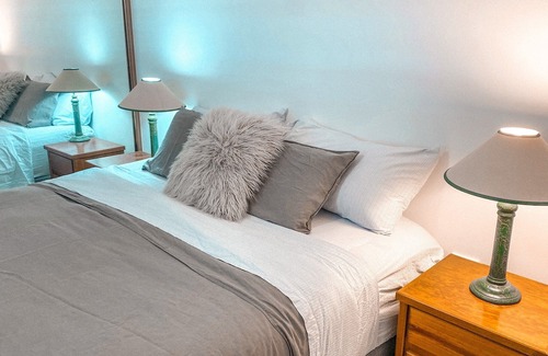 Lake Cathie Apartment | Sea-Gem - walk to beach, lake, shops