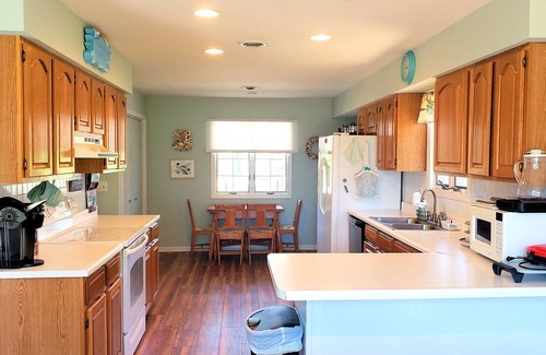Deep Hole House | Sea Glass - 3BR Water Front w/floating dock. LINENS AND TOWELS PROVIDED