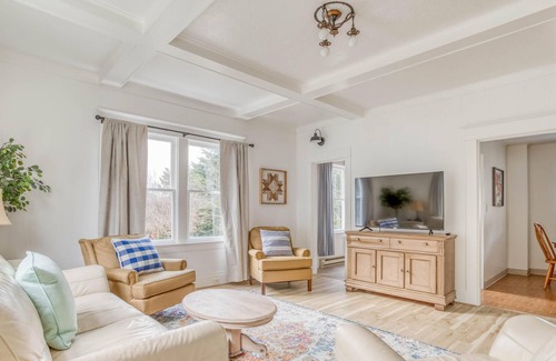 Rockaway Beach House | Sea Glass Cottage Rockaway