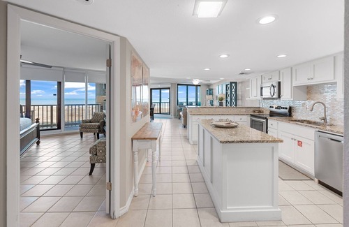 Port Aransas Condo | Sea Gull #201L: Beachfront 2 bed 2 Bathroom With Spectacular Views and 24 Hour Management