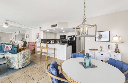 Port Aransas Condo | Sea Gull #503: Beachfront 2 Bedroom 2 Bathroom With Spectacular Views and 24 Hour Management