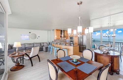 Port Aransas Condo | Sea Gull #604L: Beachfront 1 Bedroom 1 Bathroom With Spectacular Views and 24 Hour Management