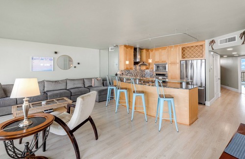 Port Aransas Condo | Sea Gull #604L: Beachfront 1 Bedroom 1 Bathroom With Spectacular Views and 24 Hour Management