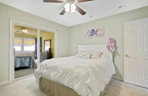 Surfside Beach House | Sea Hag's Captain's Cabin