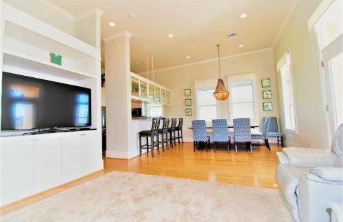 The Shores House | Sea Hawk - Private Beach House With Pool & Hot Tub Home