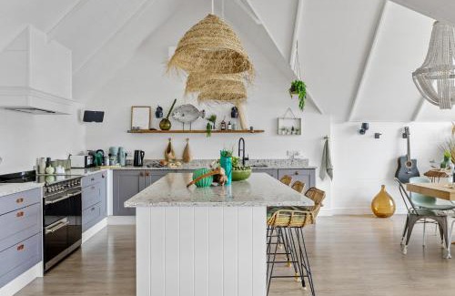 Beer House | Sea Holly House - Where Architecture Meets the Ocean