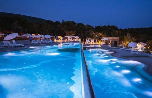 Selce House | SEA HOUSE pool & jacuzzi, bikes, SUP - PRIVILEGE POINT camping & villas
