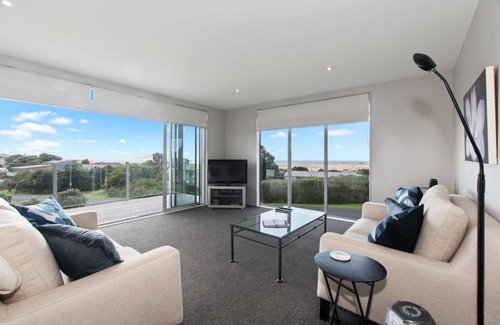 Mangawhai Heads House | Sea It All On Devon - Mangawhai Holiday Home