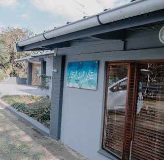 Port Edward House | Sea La Vie- beach cottage