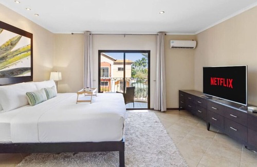Gold Coast Villa | Sea La Vie by Bocobay | Villa in Luxury Resort