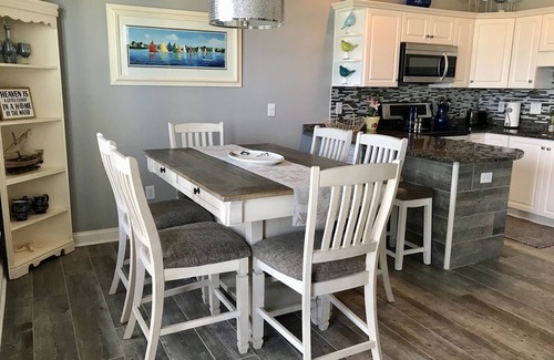 Indian Beach Condo | Sea La Vie: Direct Oceanfront Condo w/Pool, Outdoor Storage, Linens Included