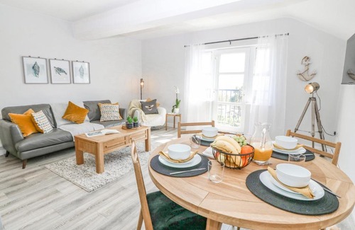 Tyn-y-Gongl Apartment | Sea La Vie