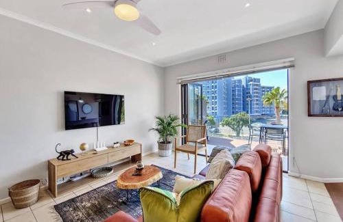 Three Anchor Bay Apartment | Sea La Vie + Inverter+Parking
