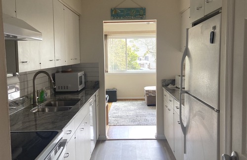 Northeast Virginia Beach House | Sea La Vie - steps to the beach without a crowd