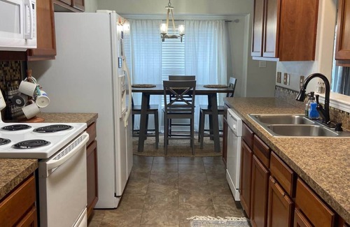 Navarre House | Sea Largo, 🏖 Work, Play & Relax! 4BR Beach Home w/Fenced Yard + Games