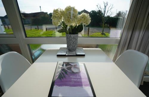 Heacham Ski Chalet | Sea Lavender Holiday Chalet, close to sandy beach