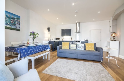 Tenby Apartment | Sea Legs