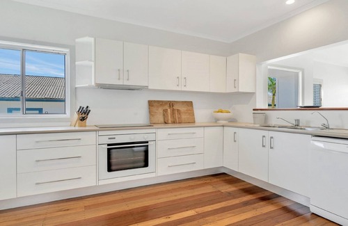 Wooli House | Sea Legs, TOP NOTCH, Par EXCELLENCE