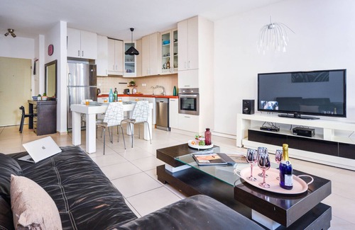 Tel Aviv City Center Apartment | Sea N'Rent - 7 Bar Kochva Tel Aviv