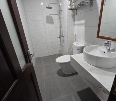Ngu Hanh Son Hotel | Sea Near Me Hotel Danang