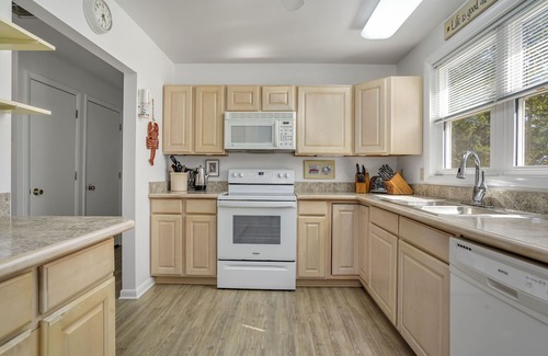 Deep Hole House | Sea Oats - Water front w/Boat dock!
