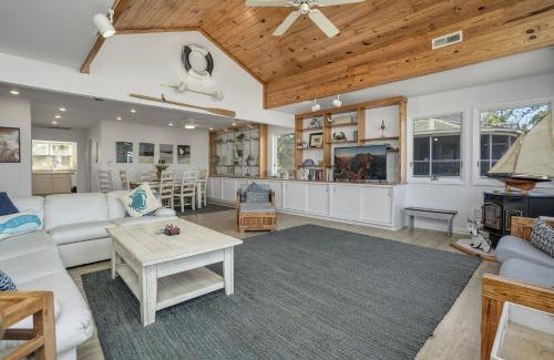 Deep Hole House | Sea Oats - Water front with boat dock!