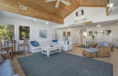 Deep Hole House | Sea Oats - Water front with boat dock!