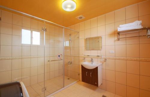 Ren'ai House | Sea of Clouds Vacation Villa