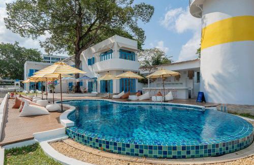 Bang Sare Hotel | Sea of Love Suite Cafe Pattaya