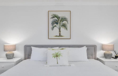 Sawtell House | Sea Pine Studio - Sawtell Village & Beach Location