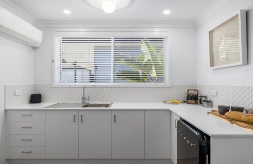 Sawtell House | Sea Pine Studio - Sawtell Village & Beach Location