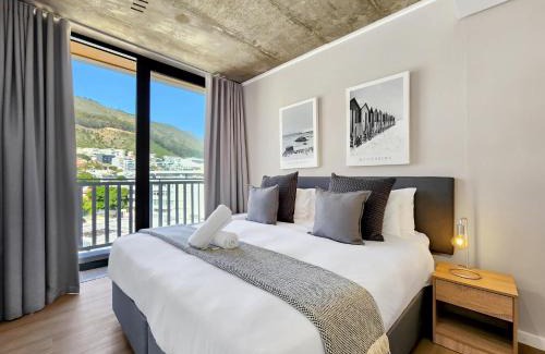 Three Anchor Bay Apartment | Sea Point Modern 2-Bed with Ocean Mountain Views