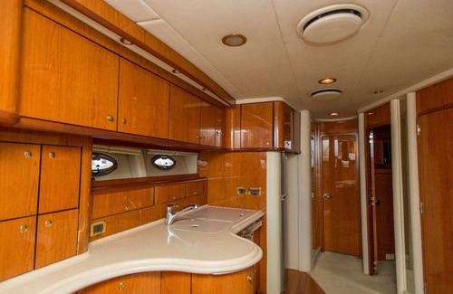 Zona Hotelera Boat Rental | Sea Ray 51 feet for Rent.