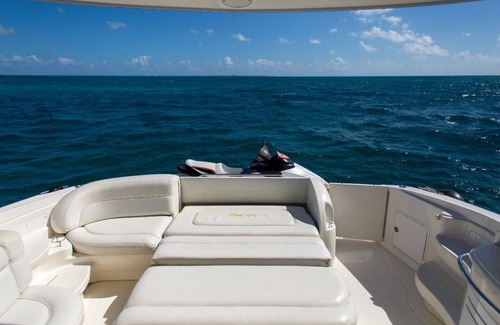 Zona Hotelera Boat Rental | Sea Ray 51 feet for Rent.