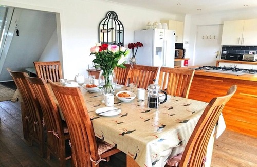 Thurlestone House | Sea Reach, Thurlestone in South Devon, sleeps 8, sea views and beaches close by