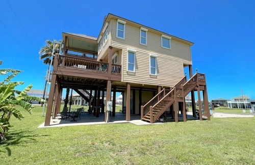 Crystal Beach House | Sea-renity 3 Bedroom Home by Redawning