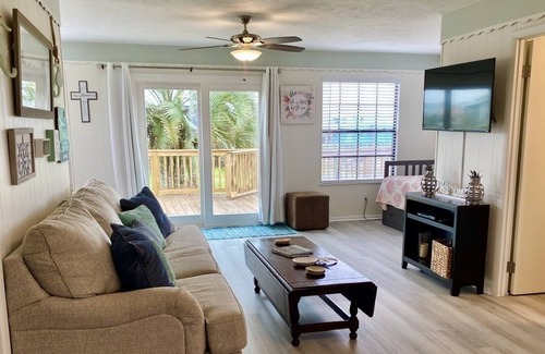 Crystal Beach House | Sea Salt On The Rim 2 Bedroom Home by Redawning