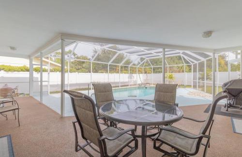 Bradenton House | Sea Salt Retreat! Private pool home in Bradenton just 5 miles from Anna Maria!