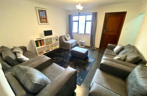 Muizenberg Apartment | Sea, Sand, Soul