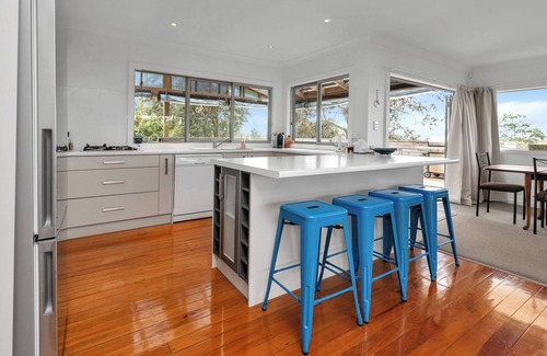 Ruakaka House | Sea Serenity - Ruakaka Holiday Home