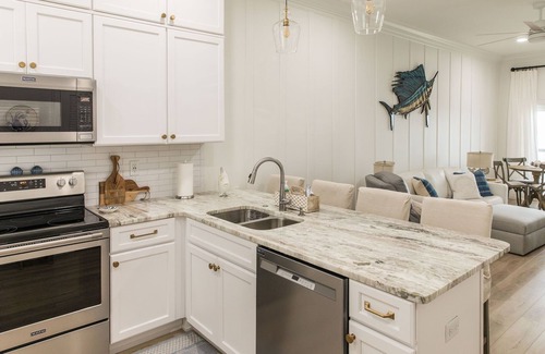 Mexico Beach House | SEA SHANTY- Beachfront, Topnotch Comfort & Fully-Stocked!