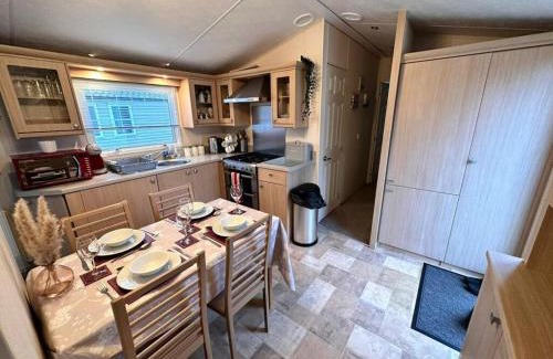 Hamworthy Resort | Sea Shore Chalet - Rockley Park