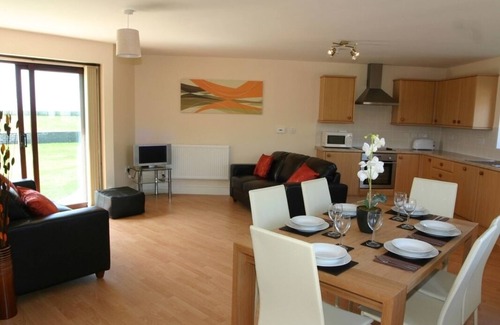 Longrock House | SEA SHORE, pet friendly, country holiday cottage in Marazion